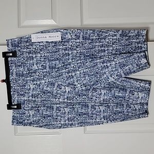 Donna Moore womens stretch waist capri pants blue and white size M